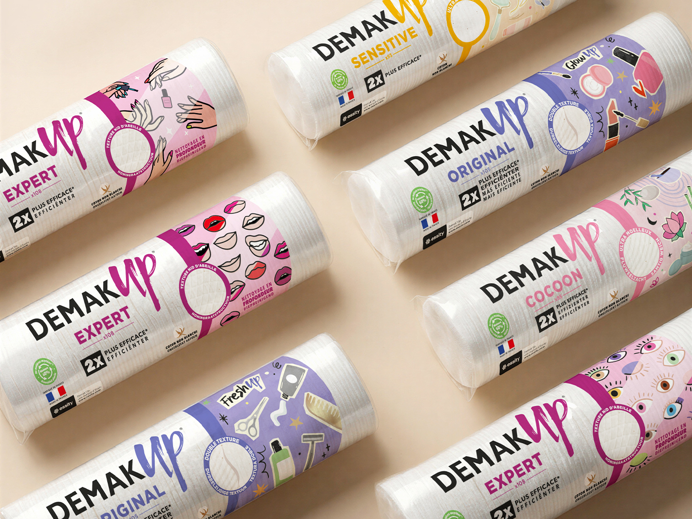Sept étuis Demak'Up des éditions limitées, chacun illustré d'un univers différent
