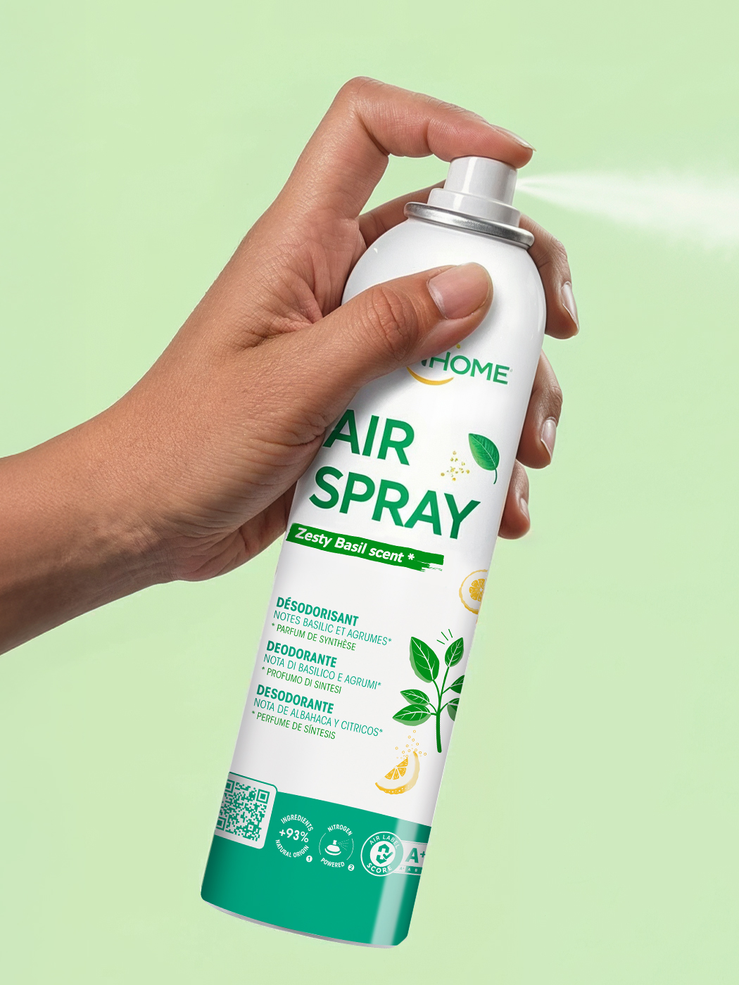 Aérosol Stanhome Air Spray Zesty Basil en train d'être vaporisé